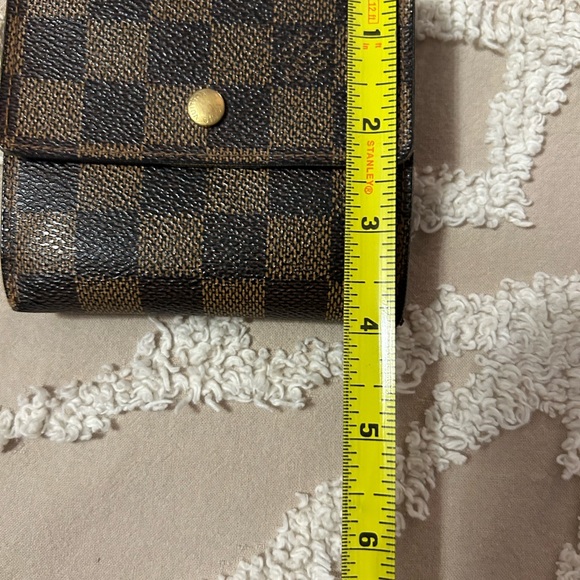 Louis Vuitton Wallet - Picture 15 of 15